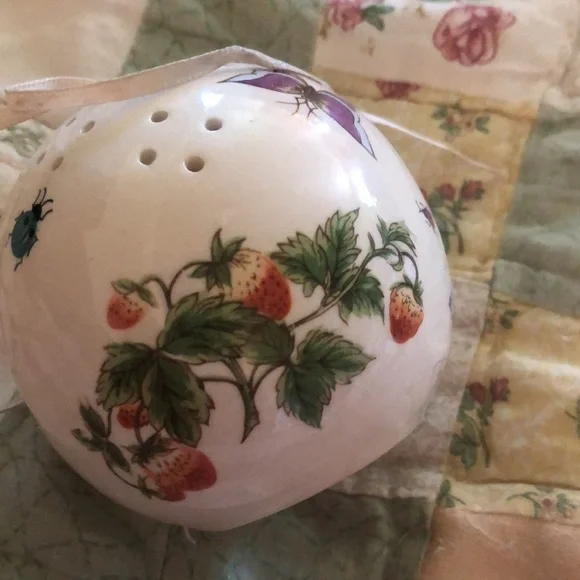 Vintage Ceramic Sachet Ball - Picture 5 of 8
